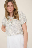 FLORAL PRINT SCALLOP TRIM DOUBLE FRONT TIE BLOUSE: NATURAL