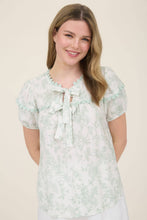 Load image into Gallery viewer, FLORAL PRINT SCALLOP TRIM DOUBLE FRONT TIE BLOUSE: NATURAL
