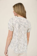 Load image into Gallery viewer, FLORAL PRINT SCALLOP TRIM DOUBLE FRONT TIE BLOUSE: NATURAL
